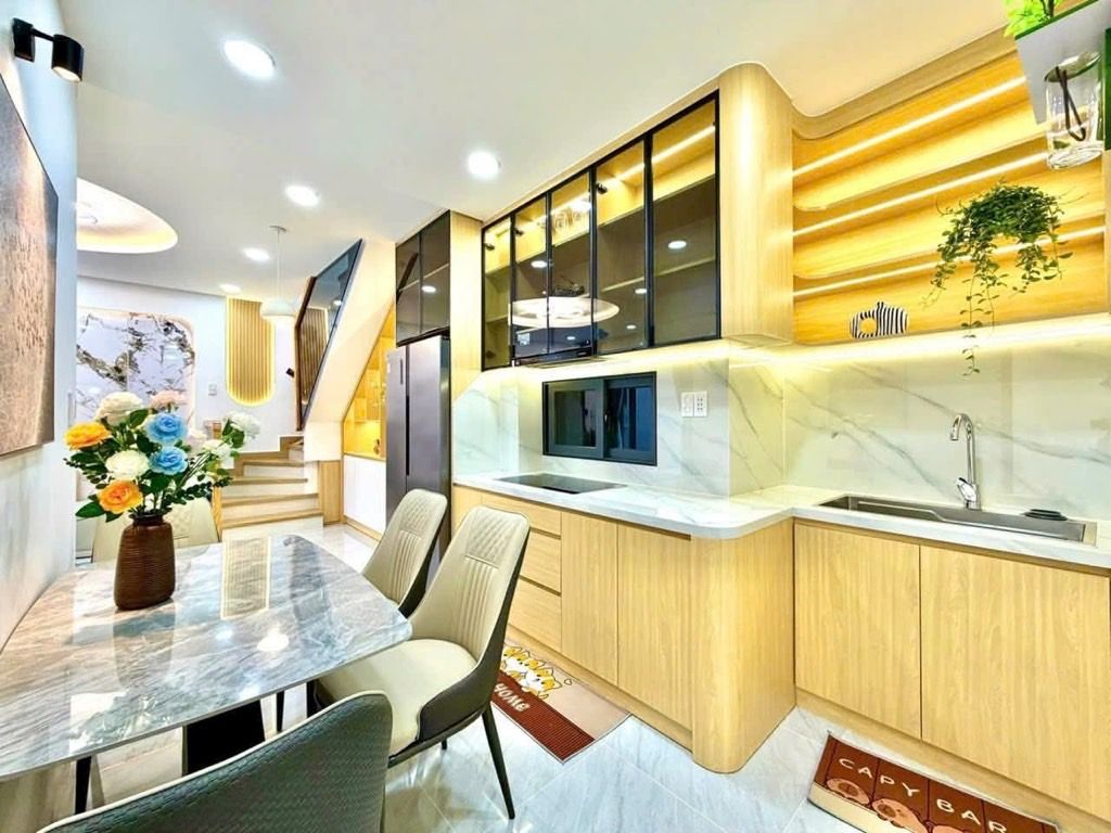 Nhà đẹp ở ngay 45m2 Phan Văn Trị - Bình Thạnh - Nhỉnh 6 tỷ